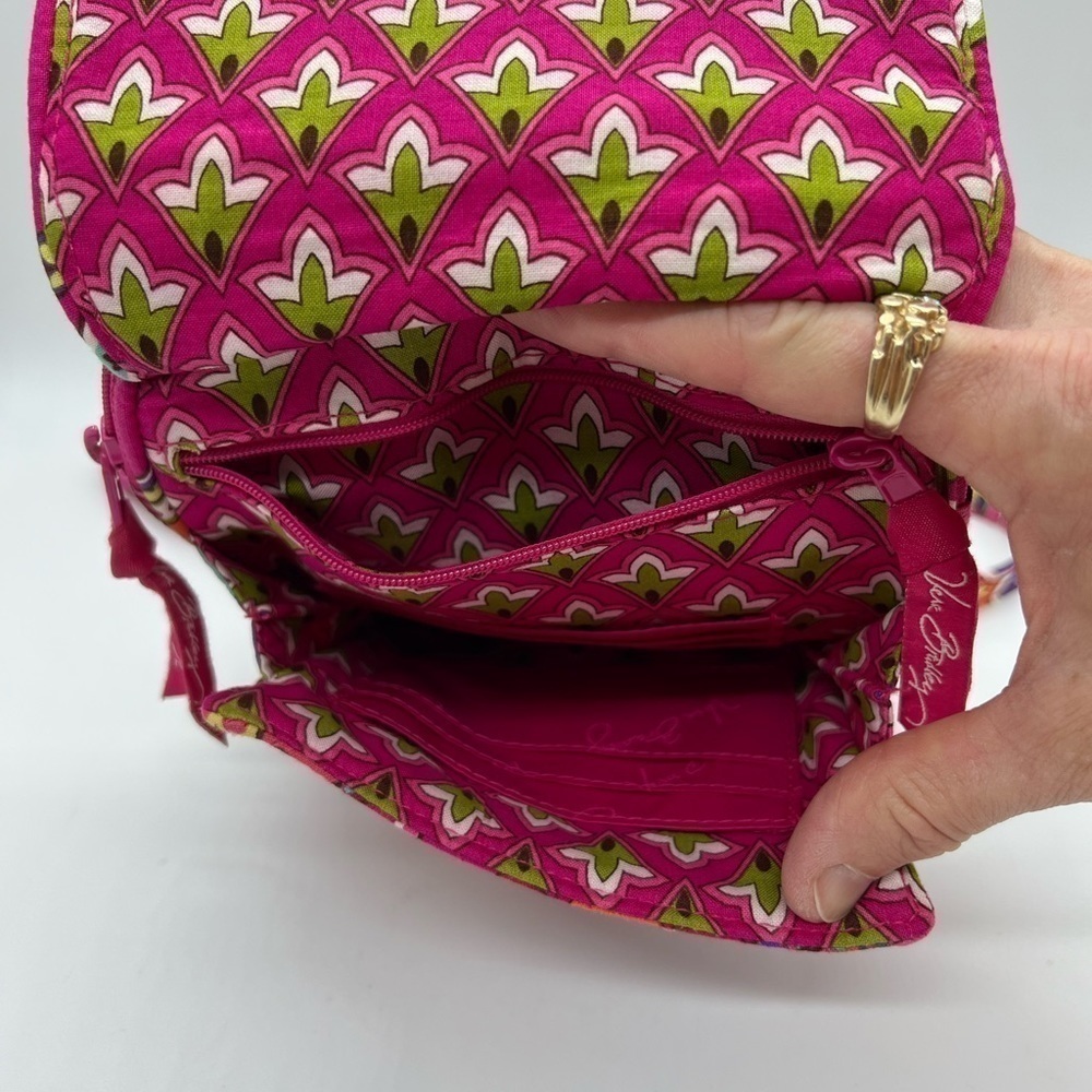 VERA BRADLEY SMALL CROSSBODY BAG WITH LOTS OF POCKETS VIBRANT PINK, ORANGE - Picture 8 of 15